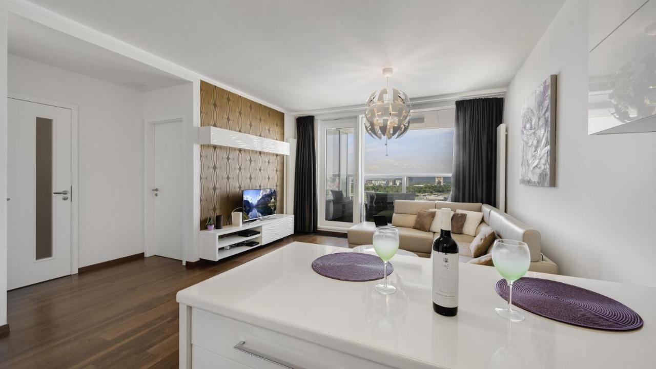 Panorama - Sunset And Castle View, 22Nd Floor, Garage, Ac Appartement Bratislava Buitenkant foto